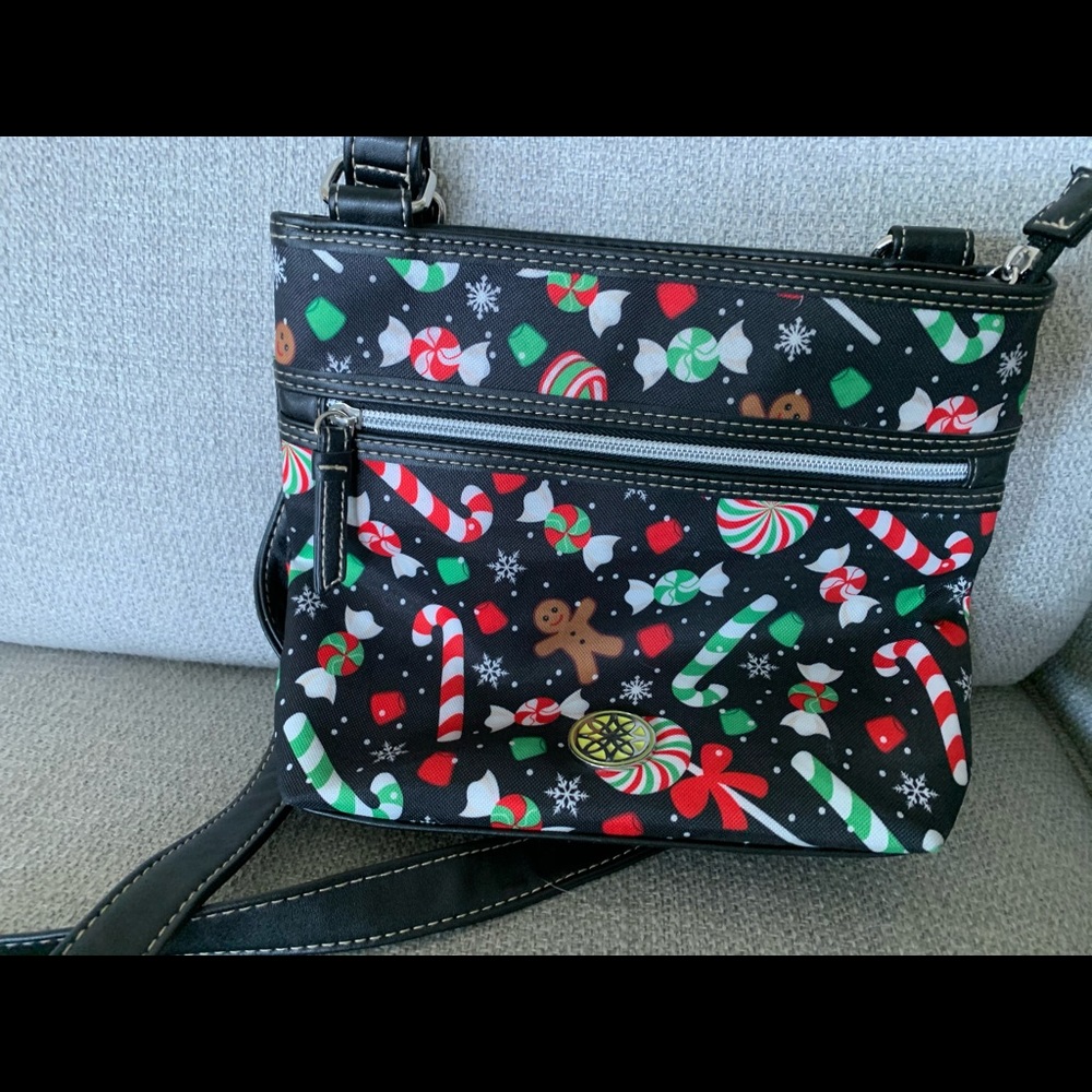 Fun Christmas style crossbody.